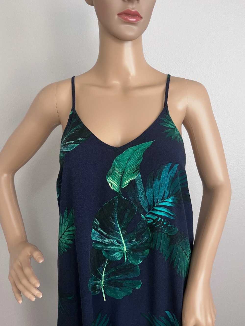 Old Navy Tropical Leaf Print Maxi Dress size S - Picture 3 of 8